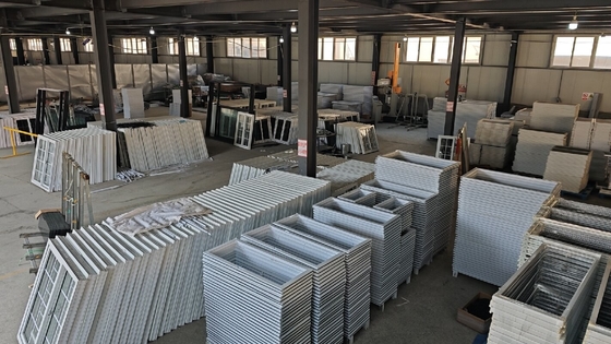 Verbessern Sie Ihr Zuhause mit postmodernen Schalldichten aus Aluminium und gehärtetem Glas